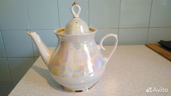 Чайник фарфоровый