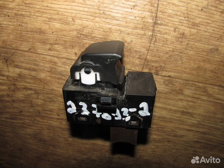 Кнопка стеклоподъемника (Hyundai Creta)