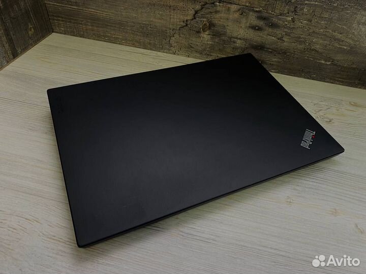 Ноутбук Lenovo T480 в коробке на гарантии