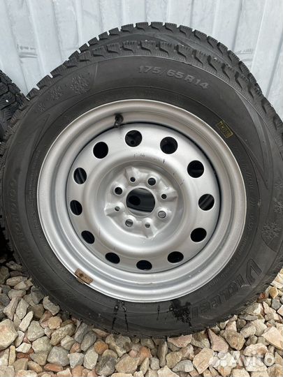 R14 Viatti Brina Nordico V-522 175/65, PCD 4x98 DIA 56.1