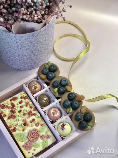Шоколадные подарки, конфеты, букеты, цветы