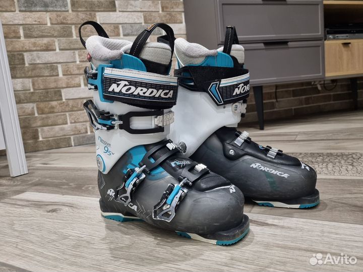 Горнолыжные ботинки женские Nordica