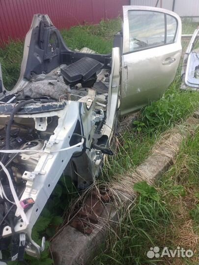 Крыло на opel corsa d