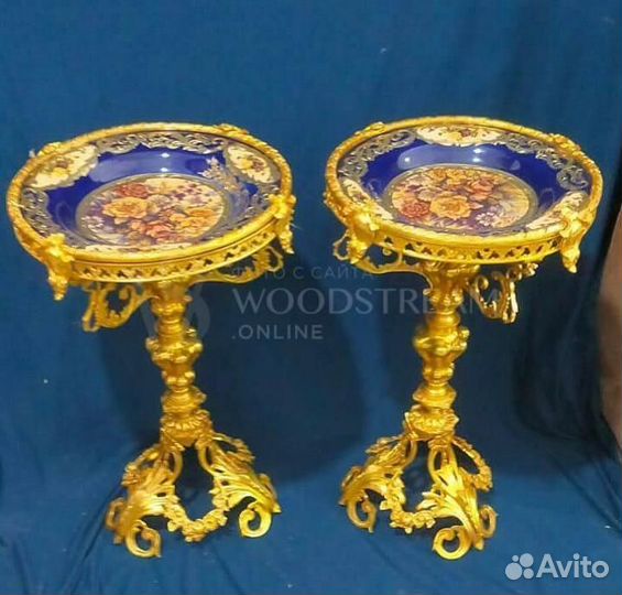 Стол. Подставка. Мебель из Европы. Антиквариат