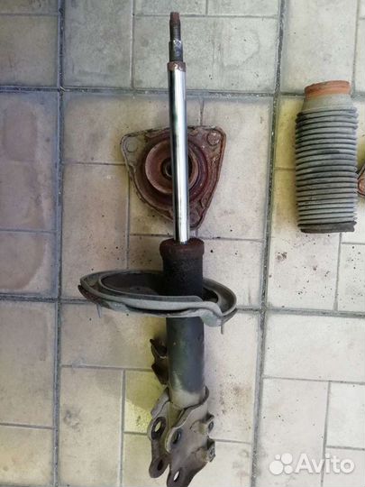 Амортизаторы на hyundai Elantra HD