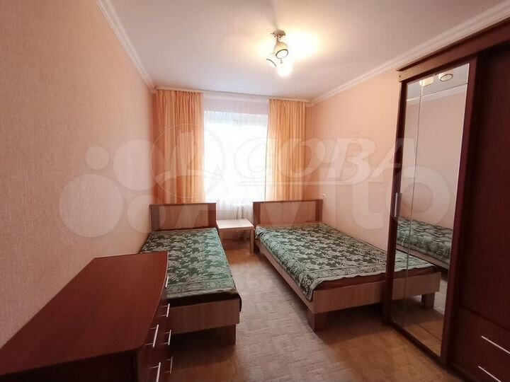 2-к. квартира, 58 м², 1/10 эт.