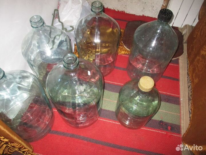 Стеклянные бутыли 10, 20 литров. Времен СССР