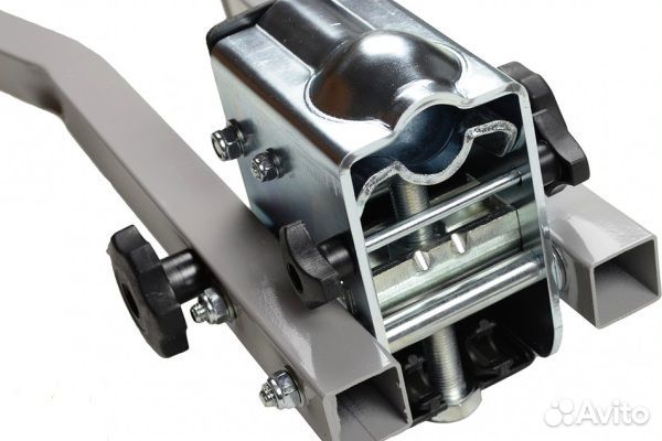 Крепление велосипеда на фаркоп peruzzo Arezzo 4