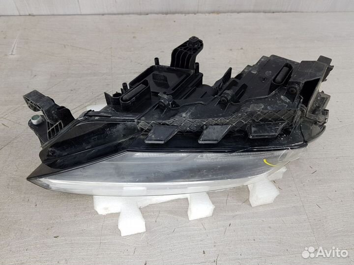 Фара правая Volkswagen Polo 2020