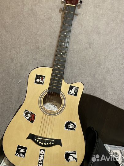 Акустическая гитара