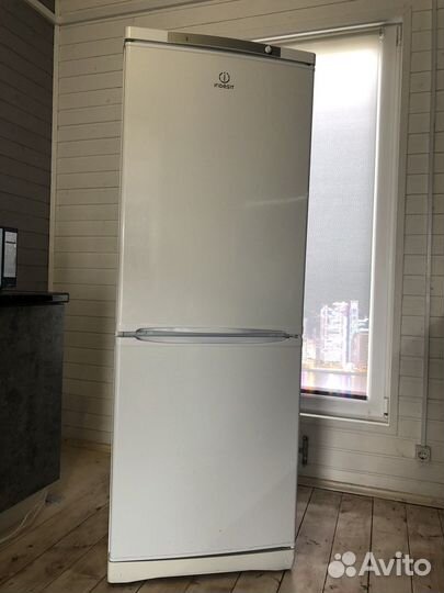 Холодильник indesit на запчасти