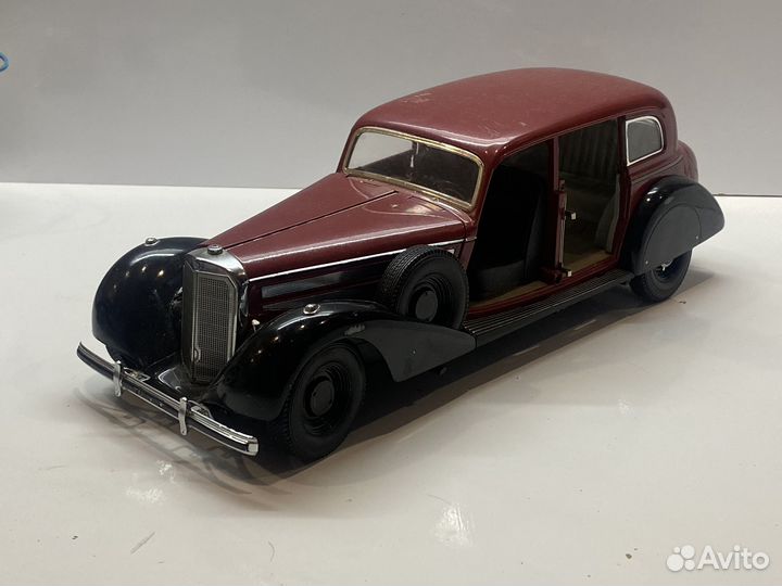 Модель Mercedes Benz 770 Signatur models 1:18