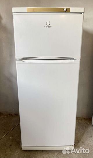 Холодильник indesit