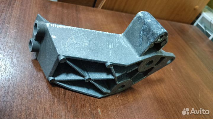 Кронштейн опоры двигателя ваз-1118 левый