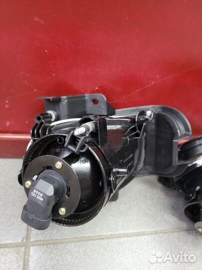 Фара противотуманная L+R Toyota Premio ZT240 05-07