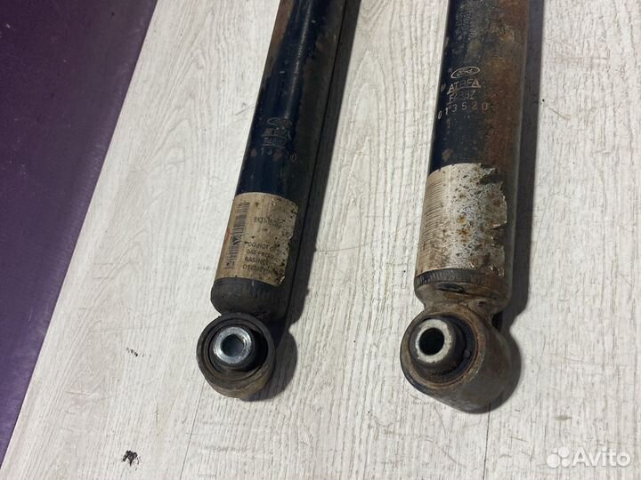 Задние амортизаторы на Форд Транзит С 2013-2022 г