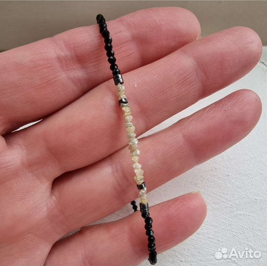 Браслет с алмазами и чёрной шпинелью из камней