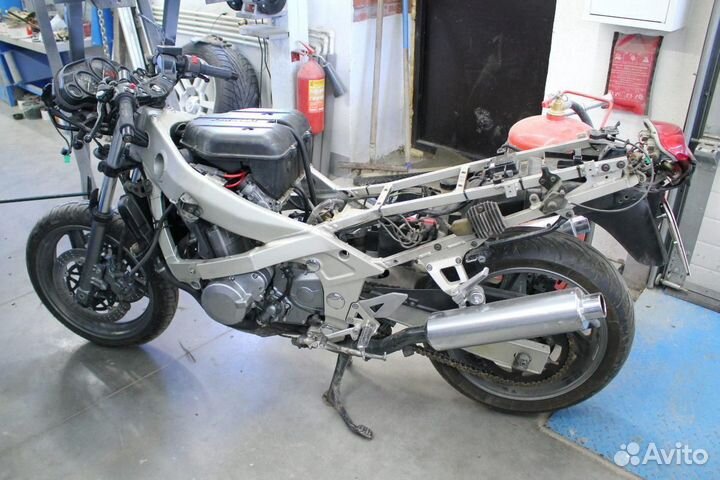 Kawasaki zzr 400 2