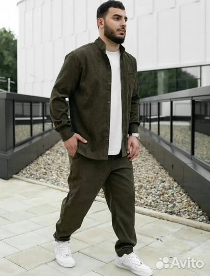 Стильный мужской костюм