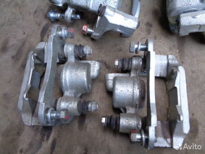 Mitsubishi pajero sport 3 Суппорт тормозной