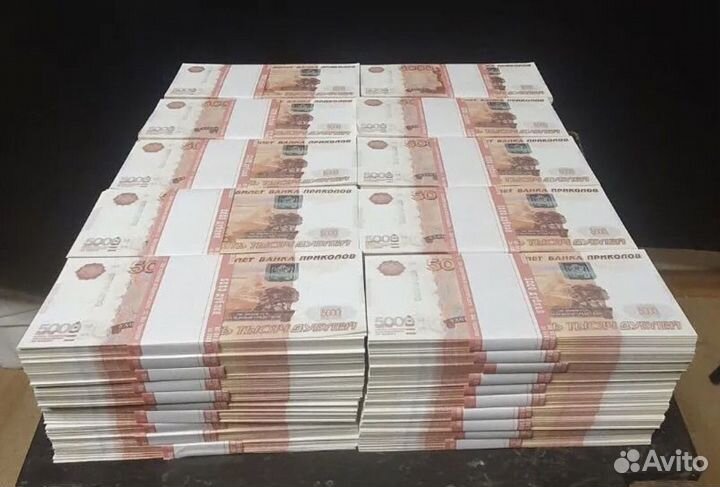 Сувенирные деньги (доллары, евро, рубли)