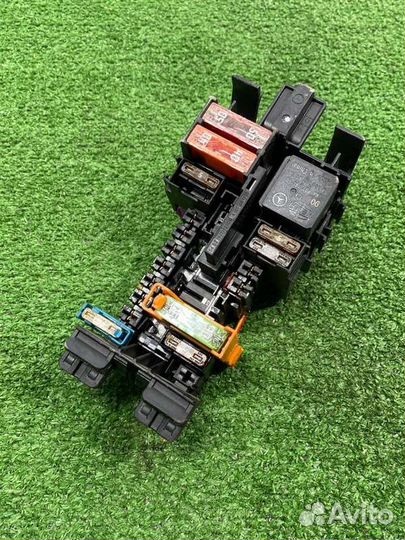 Блок предохранителей передний Mercedes-Benz
