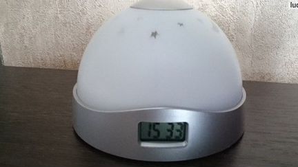 Часы будильник-проектор 