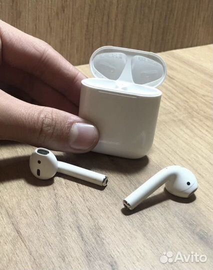 Airpods 1 (2) на гарантии + 6 месяцев apple music