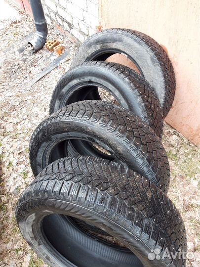 Gislaved Nord Frost 200 215/60 R17