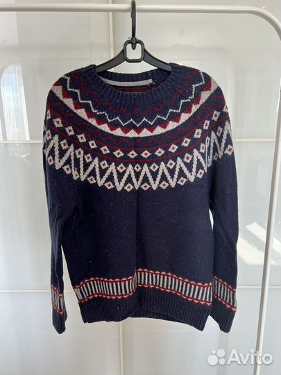 Свитер шерстяной