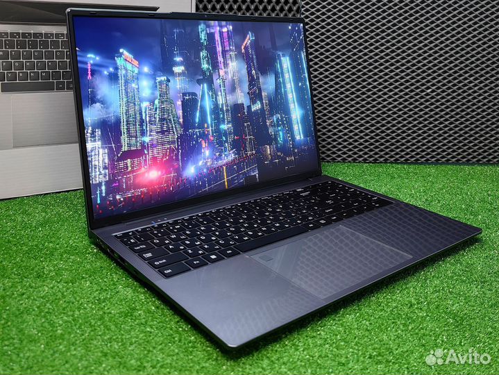 Новый ноутбук 2024 года на гарантии
