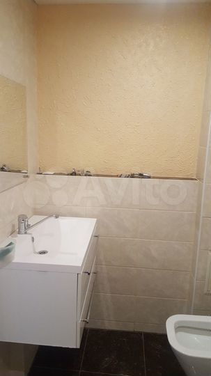 2-к. квартира, 56 м², 2/5 эт.