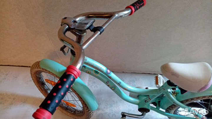 Детский велосипед с боковыми колесиками