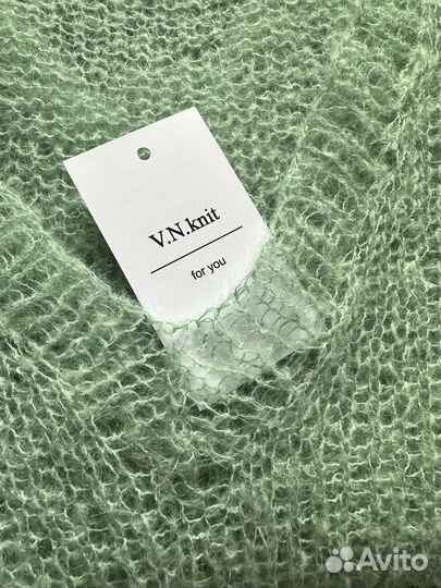 Паутинка с v-образным вырезом из мохера