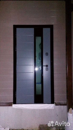 Дверь входная с терморазрывом и окном
