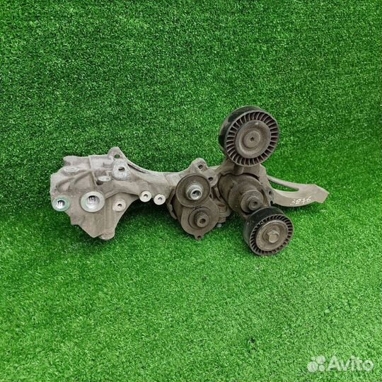 Кронштейн генератора Volkswagen Golf 5 2007