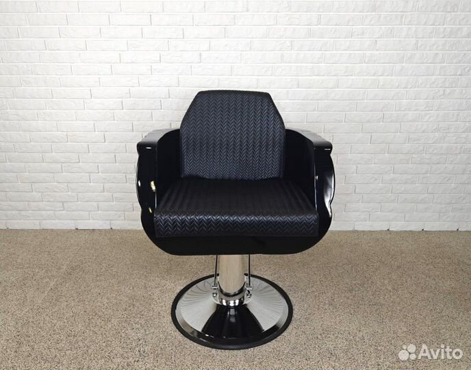Парикмахерское кресло