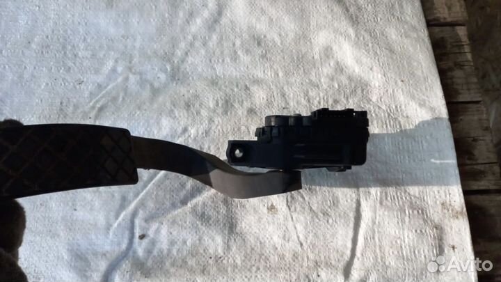 Педаль газа электронная Volkswagen Passat B5