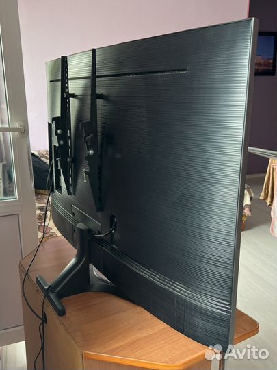 Samsung NU7600 class 7 Series