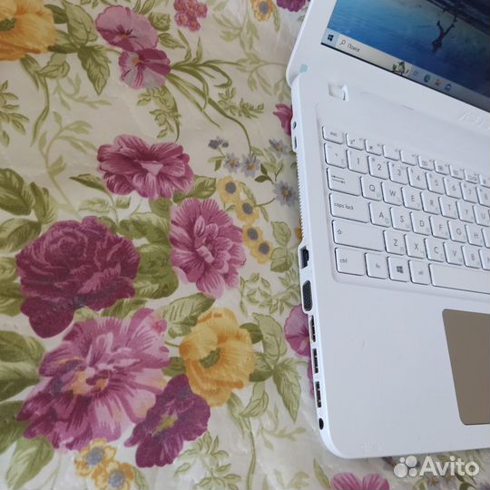 Красивый, современный Asus,SSD 256Gb,HDD 250Gb