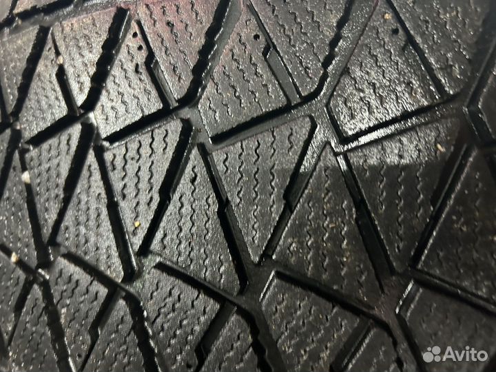 Bridgestone Blizzak DM-V2 265/60 R18 110R