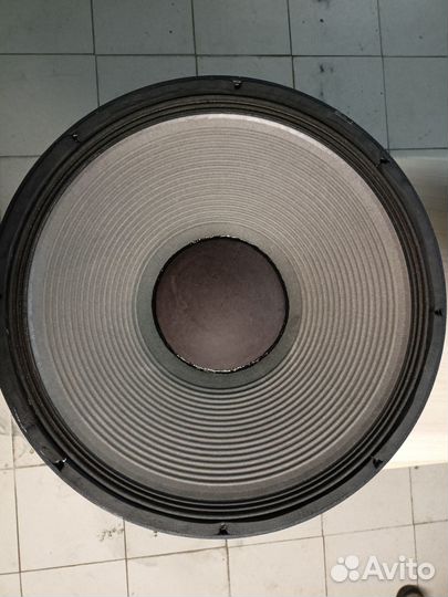 Динамики JBL