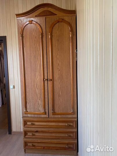 Шкаф плательный бу
