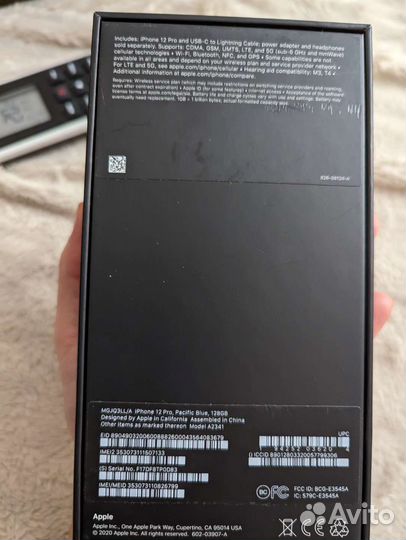 Коробка от iPhone 12 pro синий