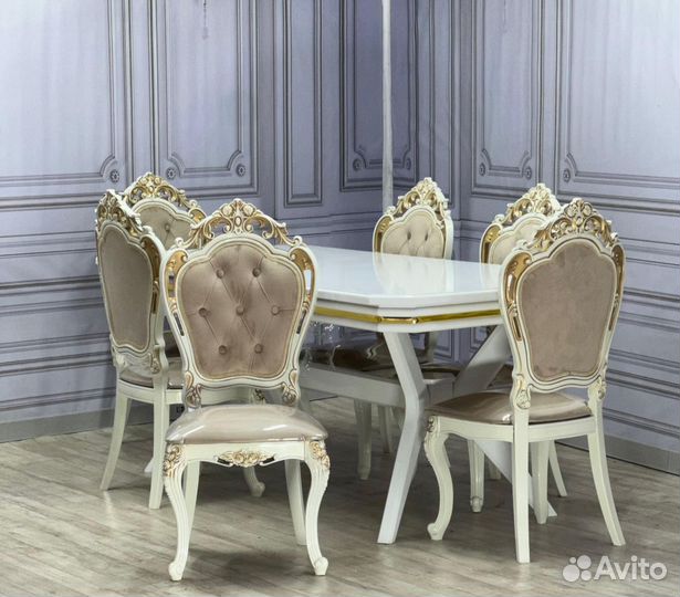 Стол со стульями