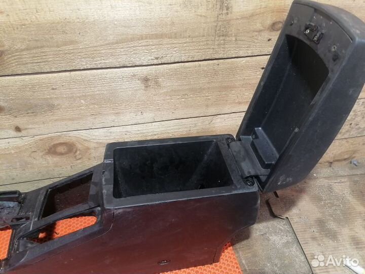 Консоль центральная (тоннель) Lifan X 60