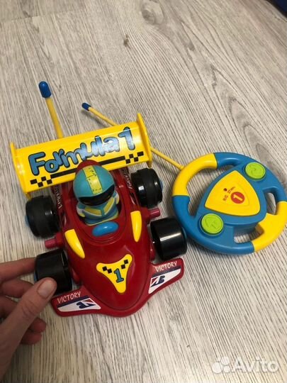 Машинка на пульте управления