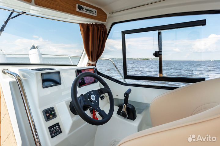 Катер с каютой Velvette 23 2.0