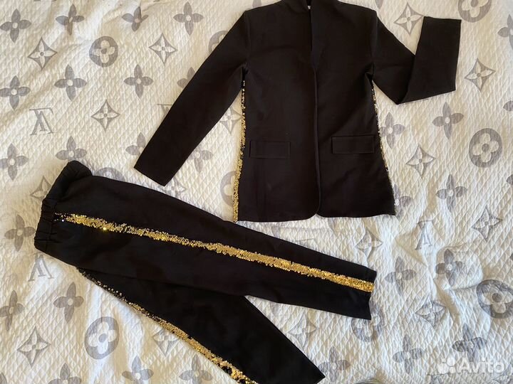 Костюм праздничный