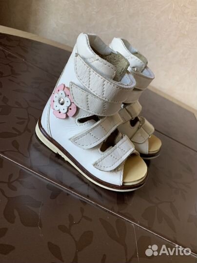 Ортопедические сандали